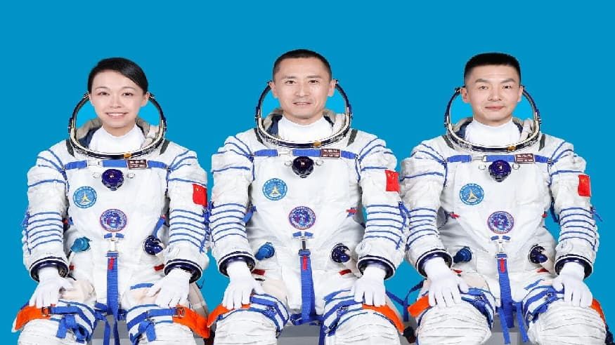 明日出征！神舟二十三号航天员乘组确定