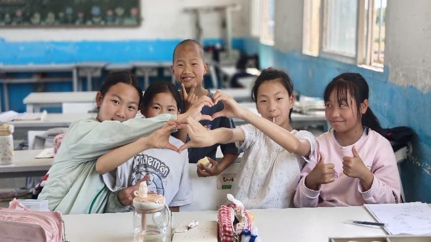 月之舞：“六一”赵娟团队走进牵手希望小学（图文）