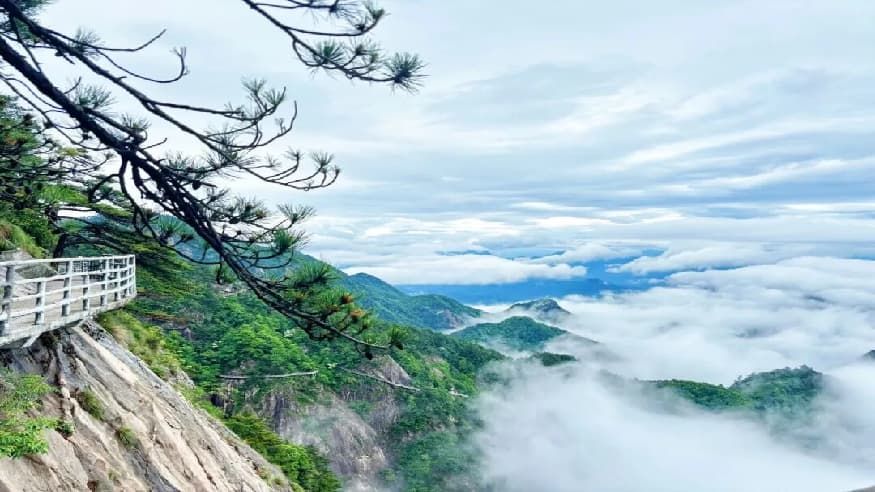 七彩祥云，是安徽明堂山给世界的一份邀请函