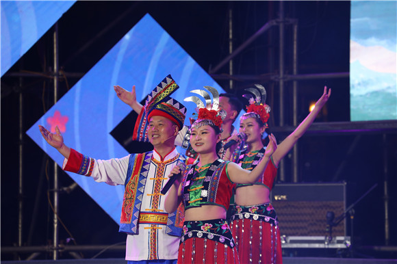 1民歌演唱。通讯员 赵琴 摄