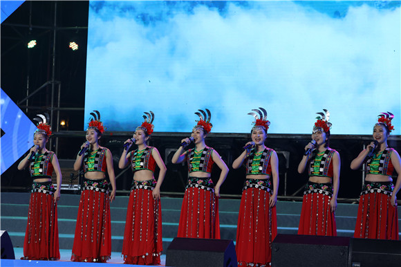 2民歌联唱。通讯员 赵琴 摄