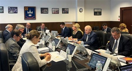 f9e4ee52f57ba31101832357bf65d810.jpg f9e4ee52f57ba31101832357bf65d810.jpg