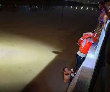 bbe4e4870120daba05c0716e63456c25.jpg bbe4e4870120daba05c0716e63456c25.jpg