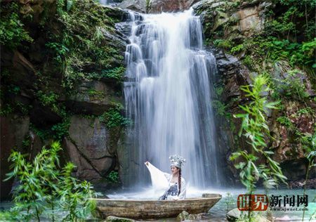 a8da557e652e4de667f7d50006897317.jpg a8da557e652e4de667f7d50006897317.jpg