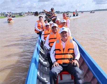 b6c049e247823eaee700b6f4d7bcaffe.jpg b6c049e247823eaee700b6f4d7bcaffe.jpg